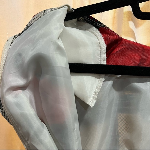 Genetpelsone Black and White with Red Roses Dress - Picture 4 of 4